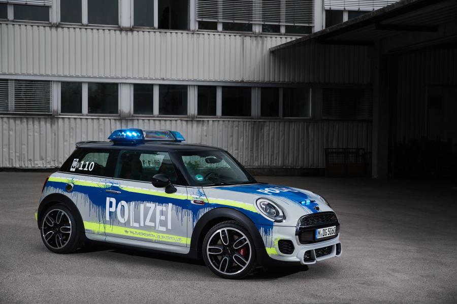  Mini John Cooper Works Polizei (F56) 2018 года  (фото 8 из 13)